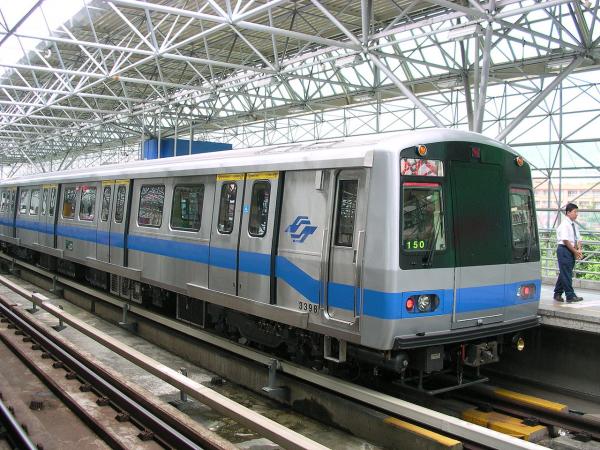 20160519165537_2_1280px-Taipei_MRT_Train_C371_3CarSet_No_3398.jpg
