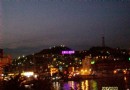夜幕下的基隆港
