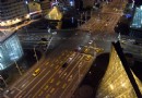 高雄美麗島站比擬羅浮宮金字塔 金黃穹頂襯夜色