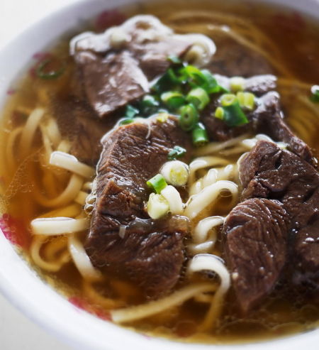 老李排骨湯的排骨香酥入味,美味 40 年不變 老李排骨湯的排骨香酥入味,美味 40 年不變