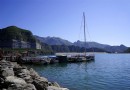 山水間的天鵝湖小鎮
