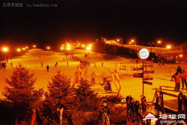 京郊軍都山滑雪場 游走於白天與黑夜的浪漫 