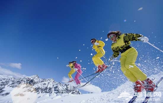 滑雪泡溫泉萬龍八易滑雪場第一站