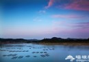 做一回“飛人” 金海湖玩水上飛傘
