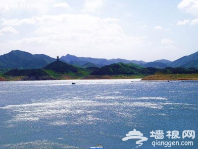 京郊避暑游:金海湖上“貼水飛行”