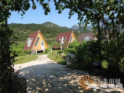 臥佛山下的小木屋 臥佛山下的小木屋