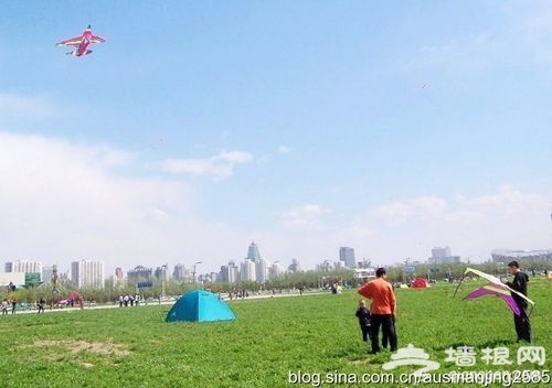 奧體森林公園南門外