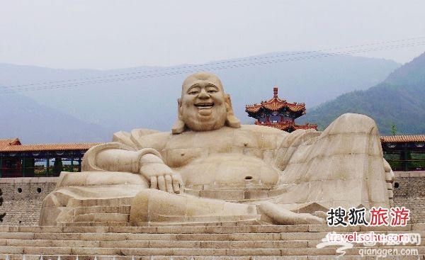 石雕大佛 圖片來源:梅花初綻(搜狐博客)
