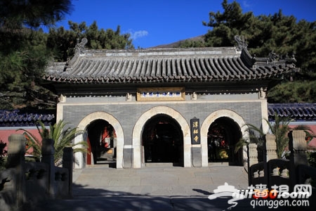 大隱隱於市 品北京寺廟的“韻”