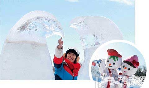 雪山沖浪是龍潭湖冰雪文化嘉年華的一大亮點