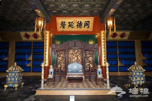 奢華如皇宮 隱藏和珅驚天秘密的恭王府[牆根網]
