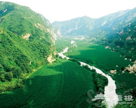 濕地、樹林以及灘塗分布於白河峽谷中