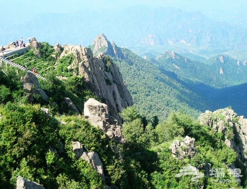 京東霧靈山 盛夏到大山裡享受綠色秋天[牆根網]