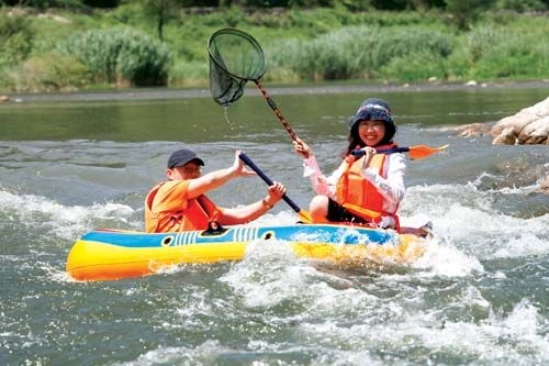 今夏第一漂 小長假京郊激情玩漂流[牆根網]