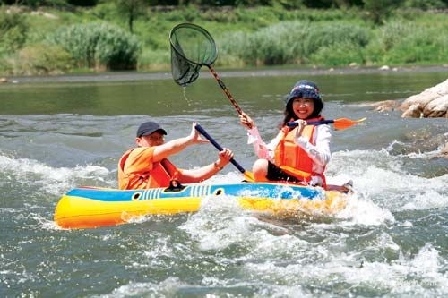 今夏第一漂 小長假京郊激情玩漂流[牆根網]