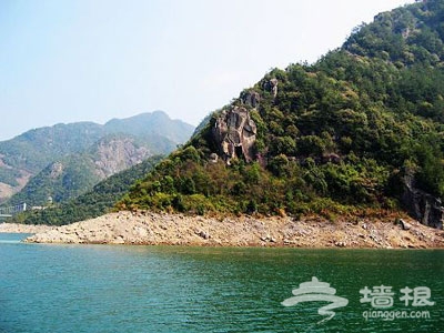 暢游拒馬河峽谷 如臨“桂林山水”中