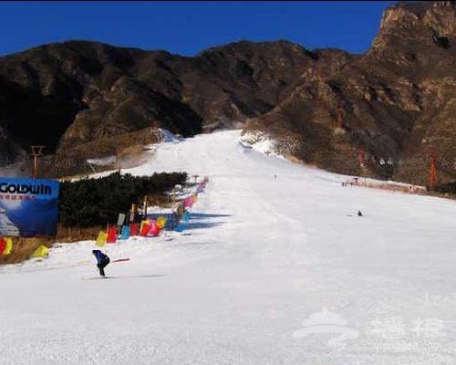 飛流向陽雪道，泡泡雪地溫泉