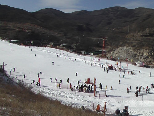 龍鳳山滑雪場