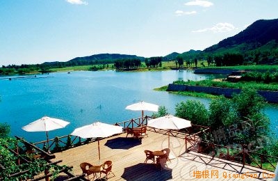 緊臨雁棲湖的湖景,讓人流連忘返。