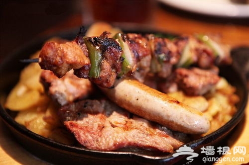 肉食拼盤是餐廳的經典美食之一 來源：申德勒碼頭餐廳