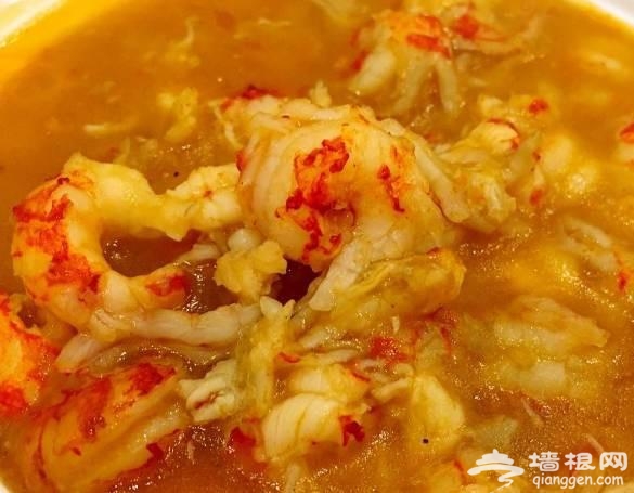 北京城裡好吃到哭的小龍蝦蓋澆飯[牆根網]