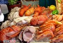 大雨來襲餐廳裡吃海鮮 動手自助做大胃王