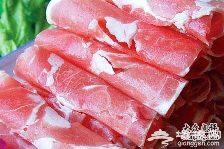 大銅鍋旺炭火！細數老北京涮羊肉“鼻祖”