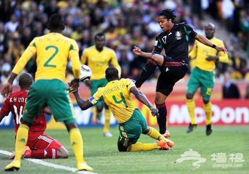 南非對墨西哥比賽：多斯桑托斯是一顆冉冉升起的新星