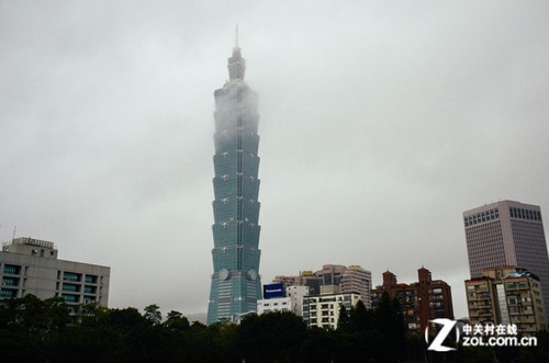 大C游世界 煙雨中爬第一高樓台北101 