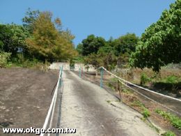 草嶺峭壁步道